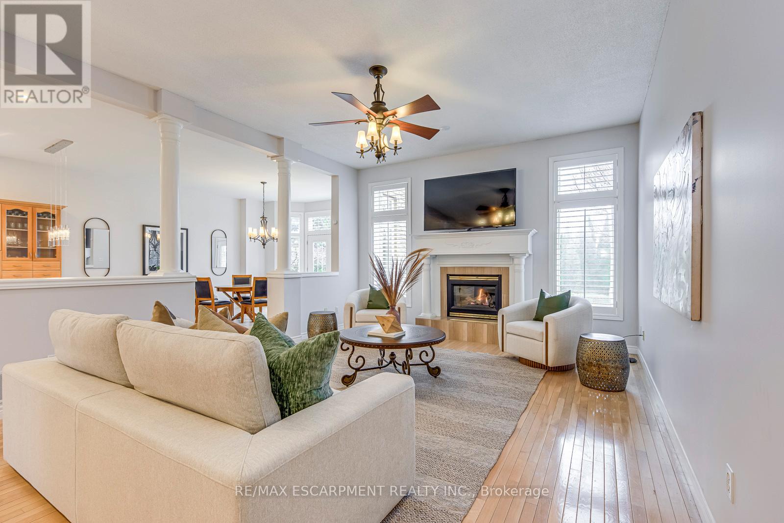 Photo 15 of 39 Thoroughbred Boulevard, Hamilton ON