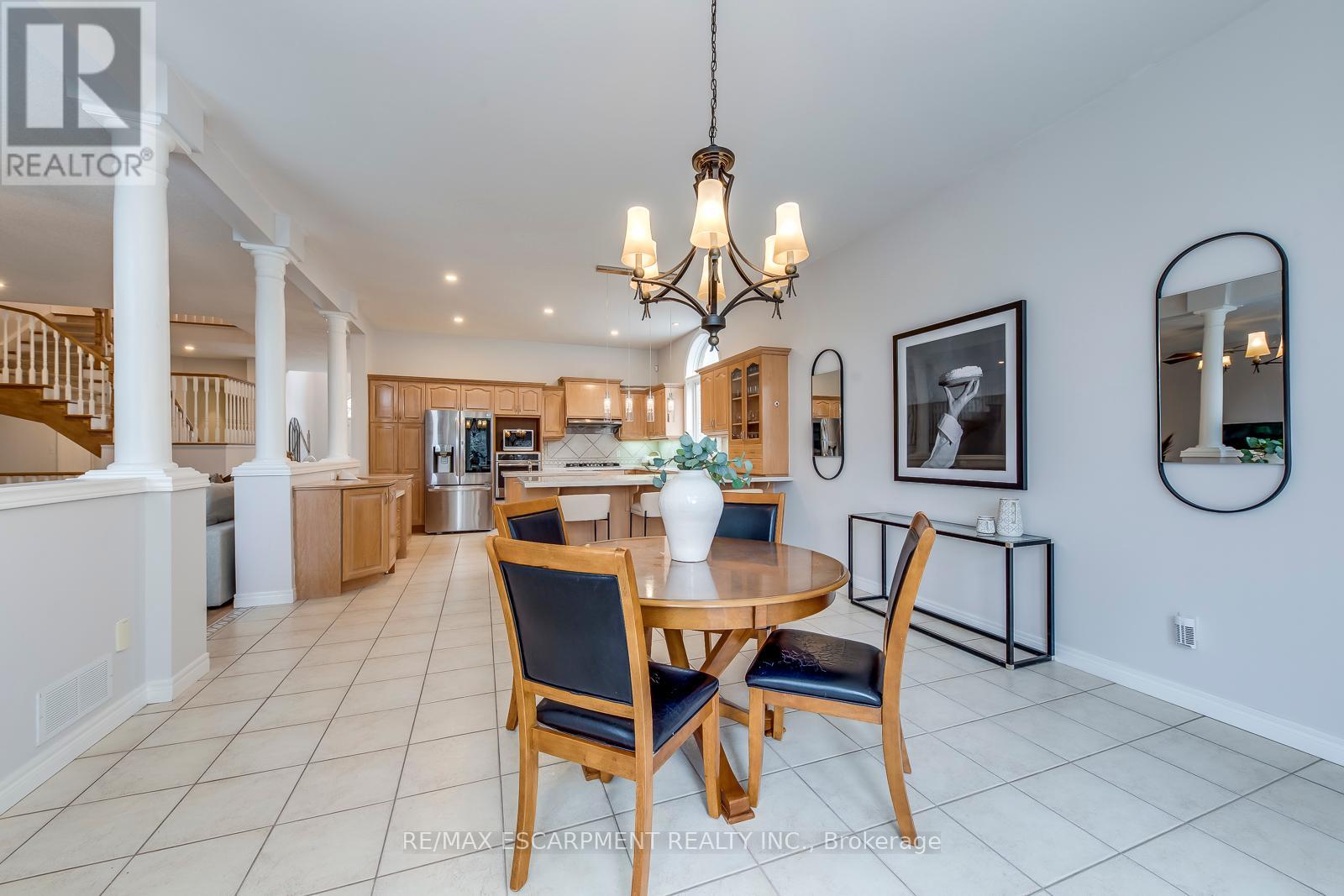 Photo 20 of 39 Thoroughbred Boulevard, Hamilton ON