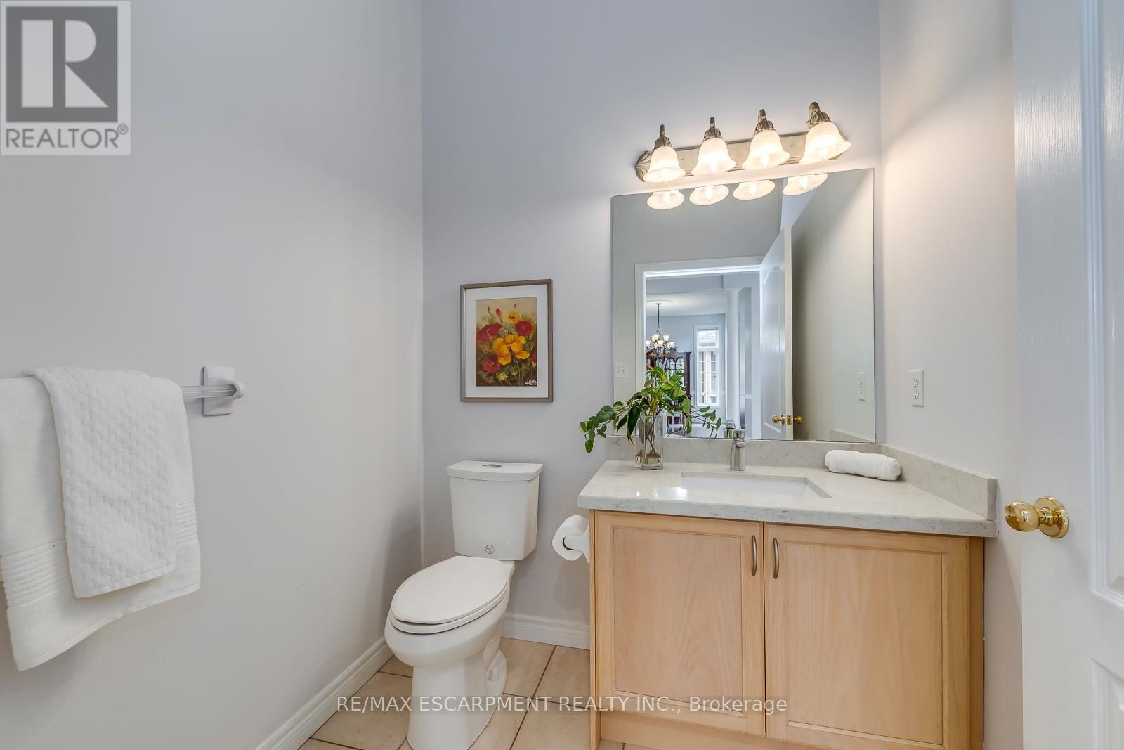 Photo 22 of 39 Thoroughbred Boulevard, Hamilton ON