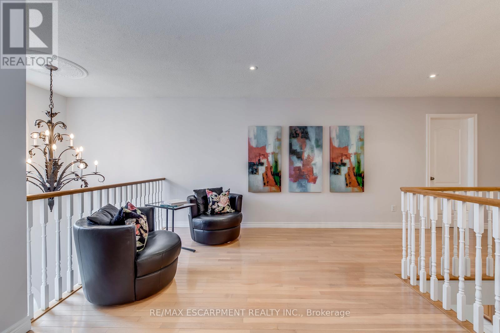 Photo 29 of 39 Thoroughbred Boulevard, Hamilton ON