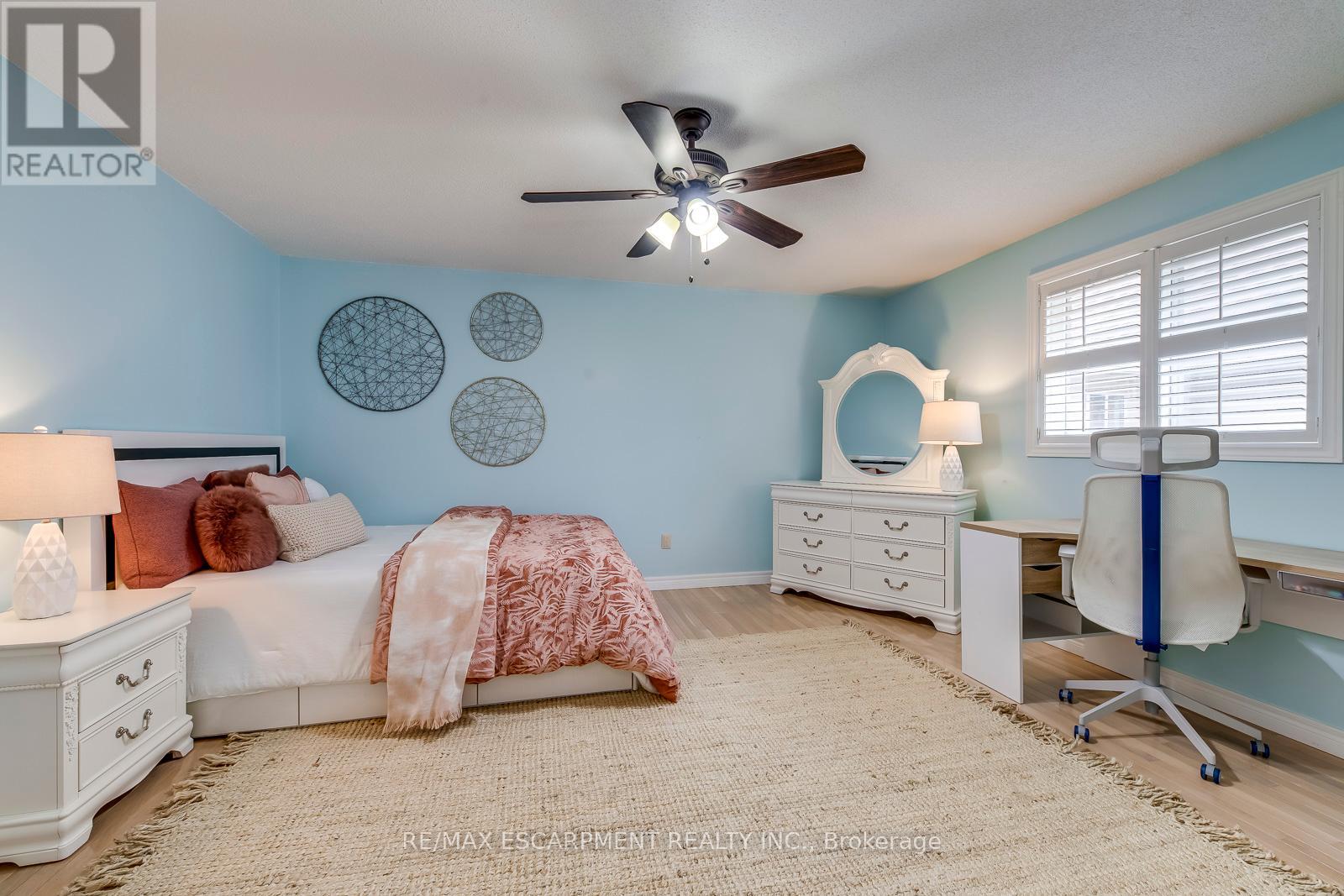 Photo 33 of 39 Thoroughbred Boulevard, Hamilton ON