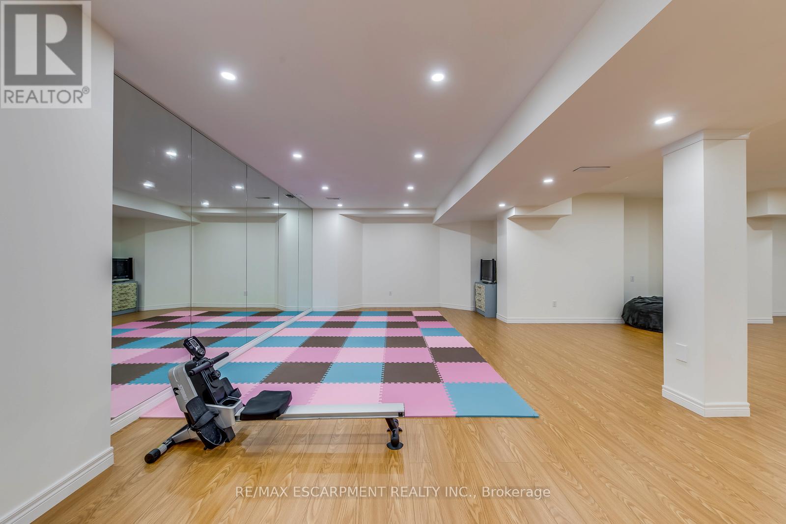 Photo 39 of 39 Thoroughbred Boulevard, Hamilton ON