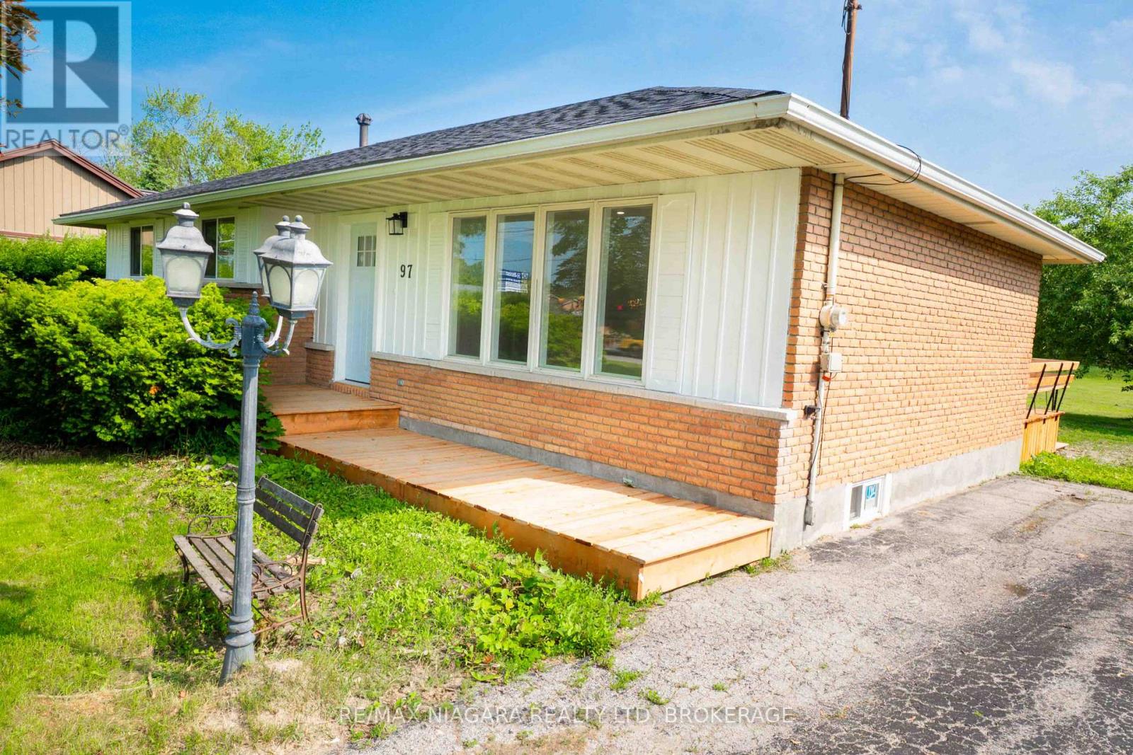 Photo 32 of 97 King St Street E, Haldimand ON
