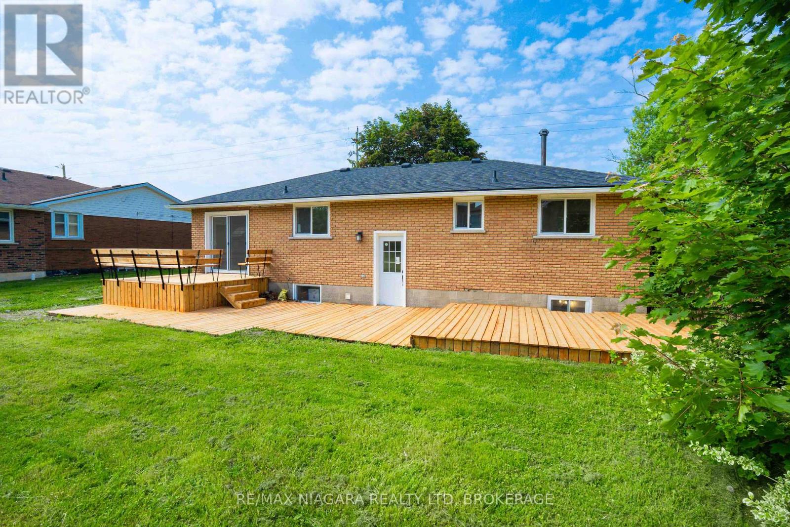 Photo 35 of 97 King St Street E, Haldimand ON