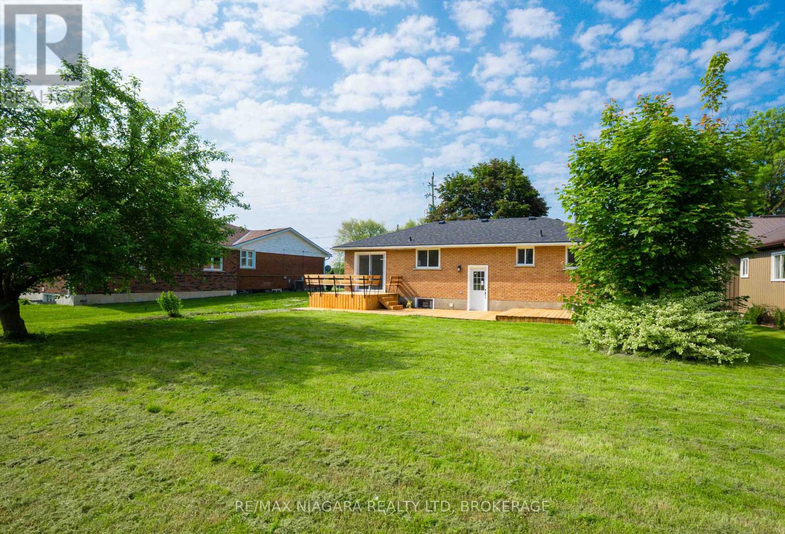 Photo 36 of 97 King St Street E, Haldimand ON