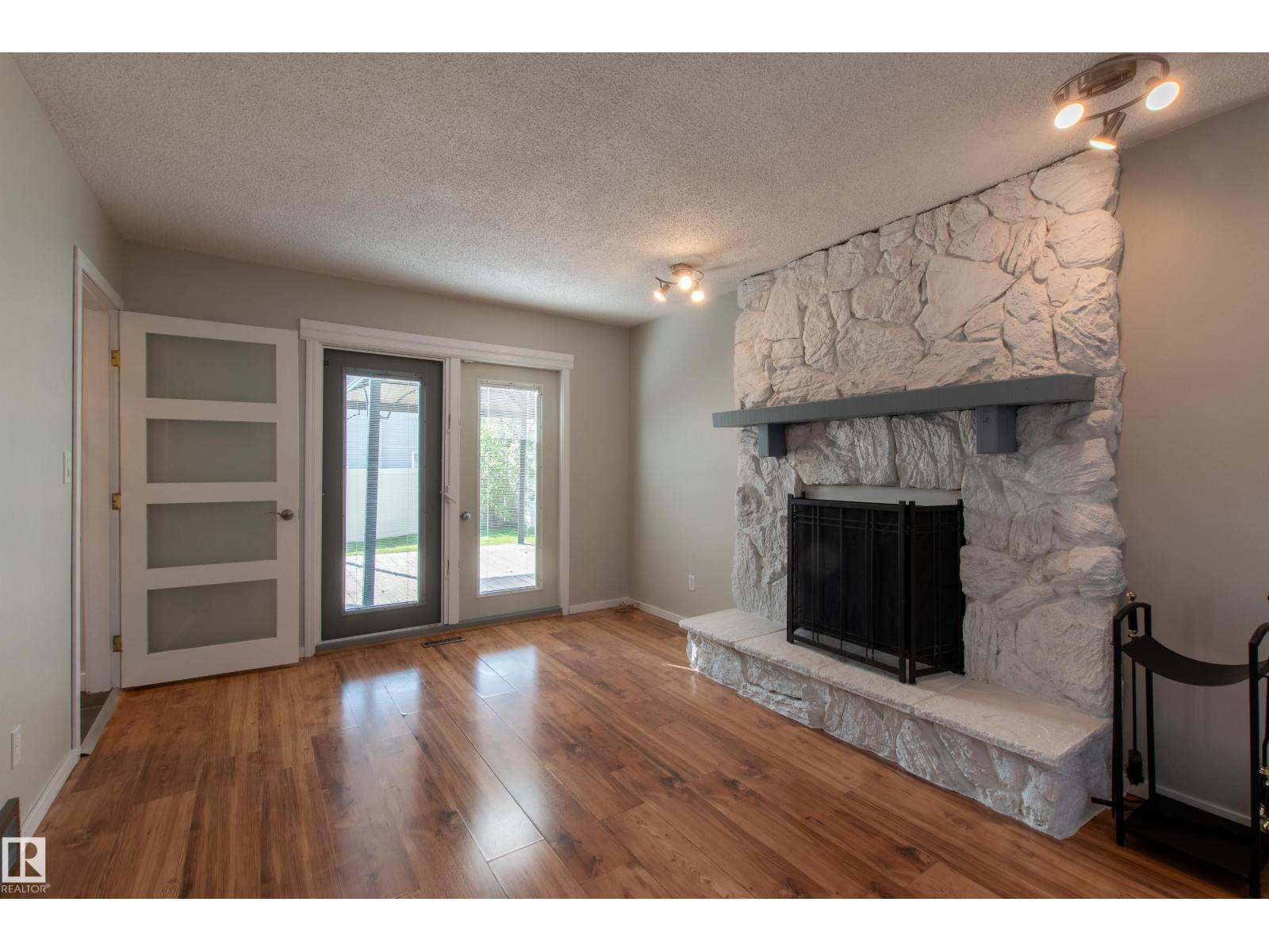 Photo 8 of 18115 76 Av Nw, Edmonton AB