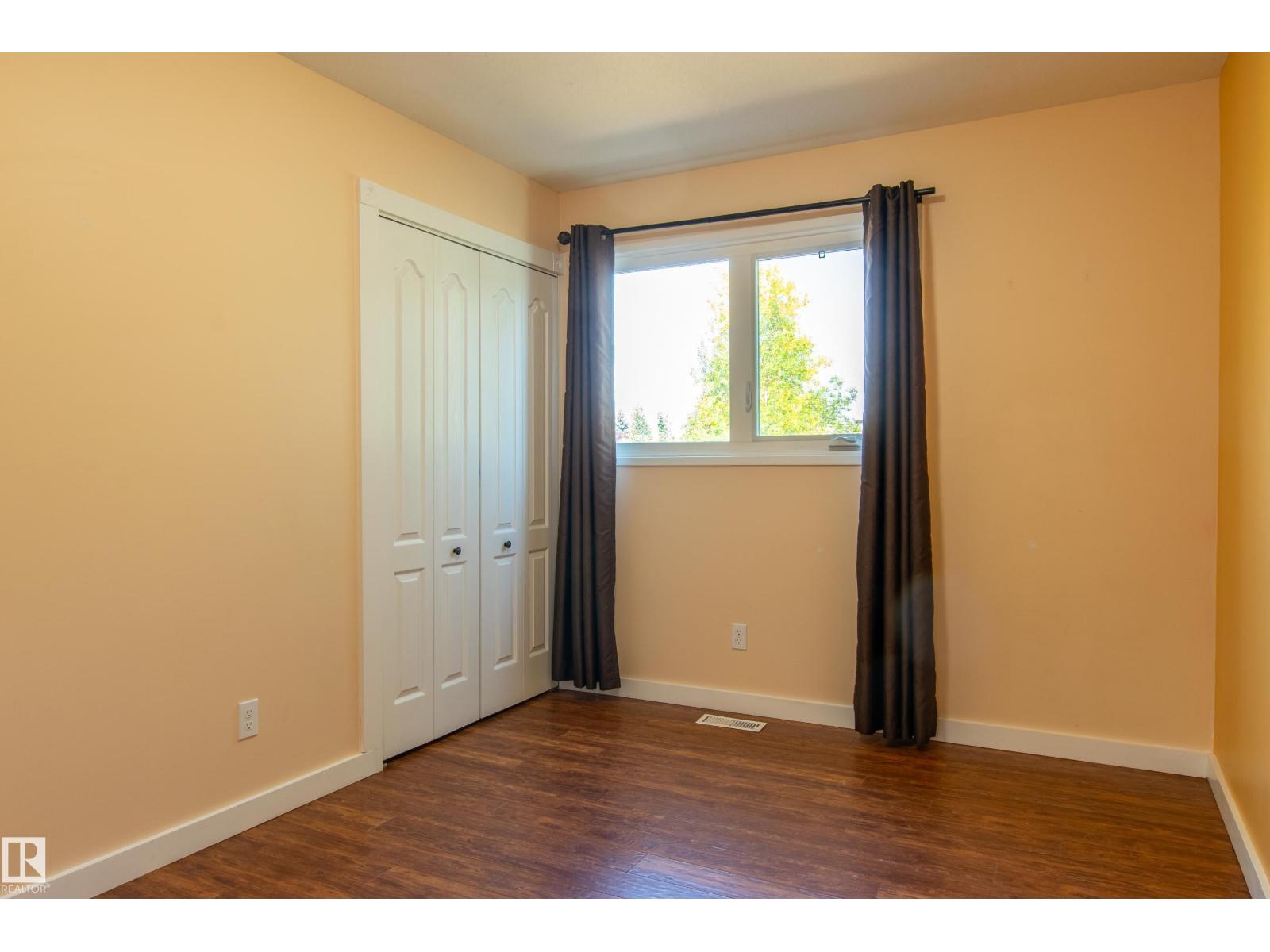 Photo 18 of 18115 76 Av Nw, Edmonton AB