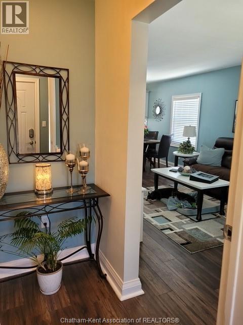 Photo 6 of 48 Tweedsmuir Avenue East, Chatham ON