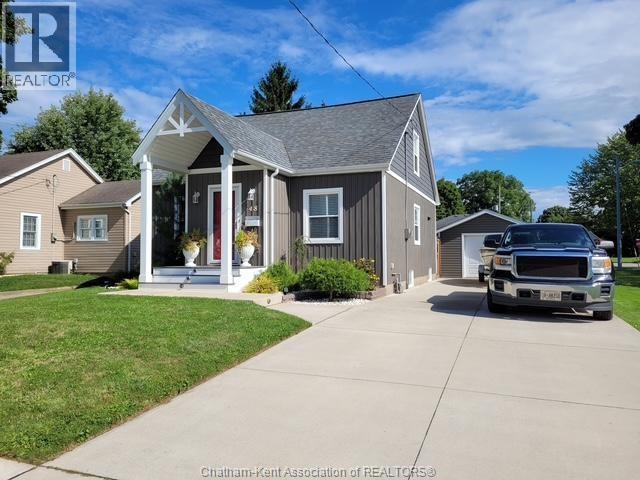 Photo 4 of 48 Tweedsmuir Avenue East, Chatham ON