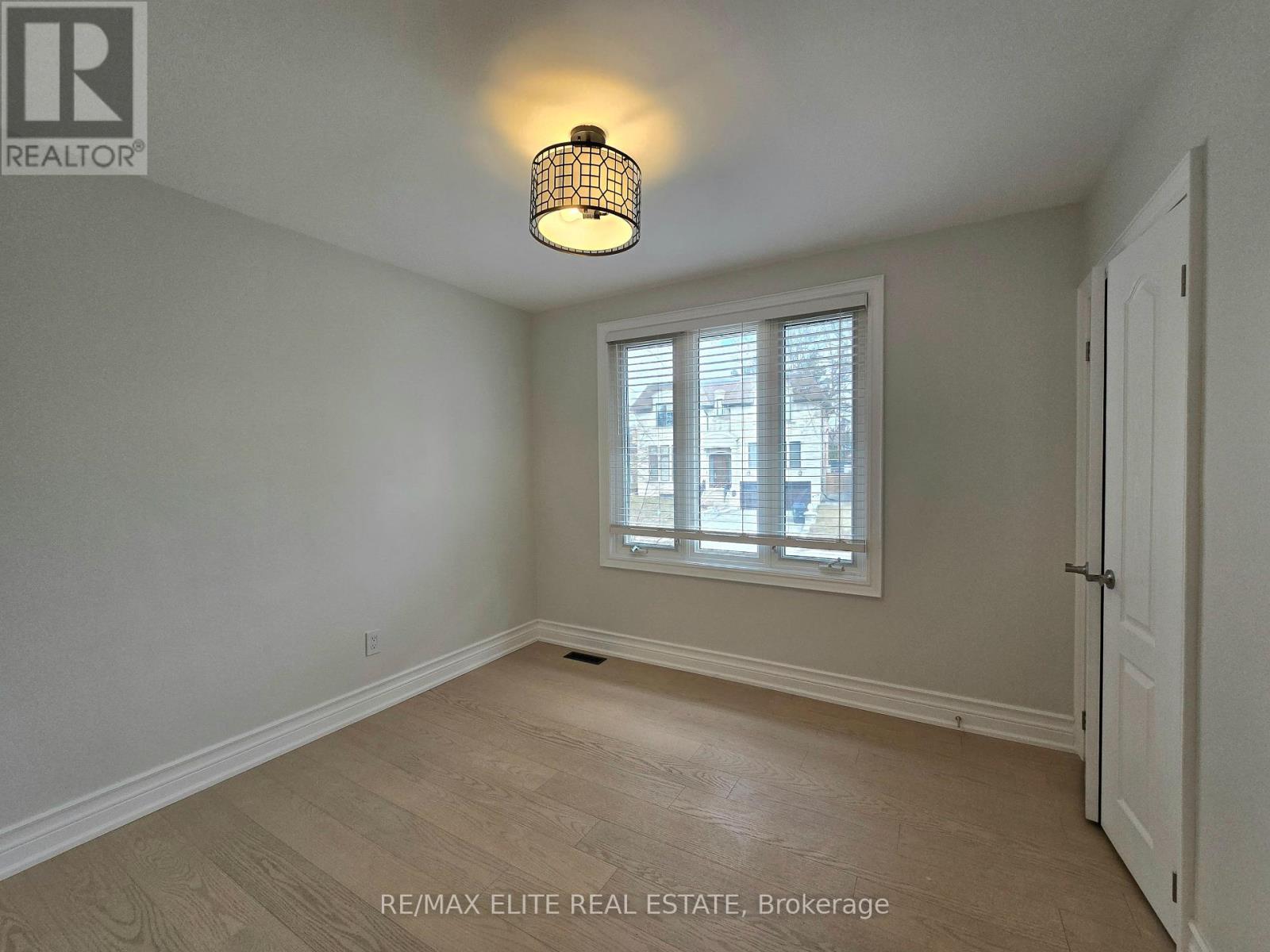 Photo 23 of Upper 38 Ambrose Road, Toronto ON
