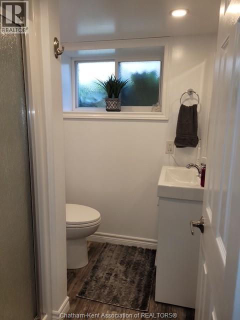 Photo 34 of 48 Tweedsmuir Avenue East, Chatham ON