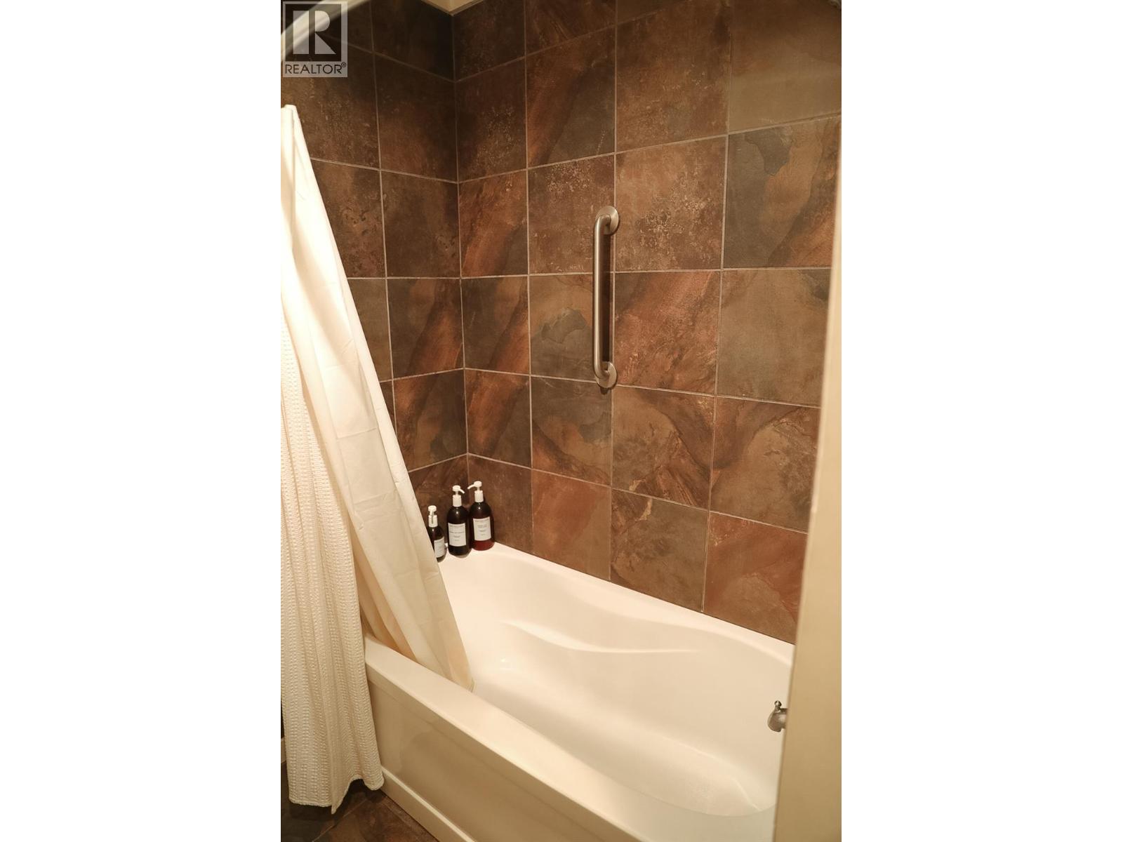  1485 Highland Drive South, Kelowna
