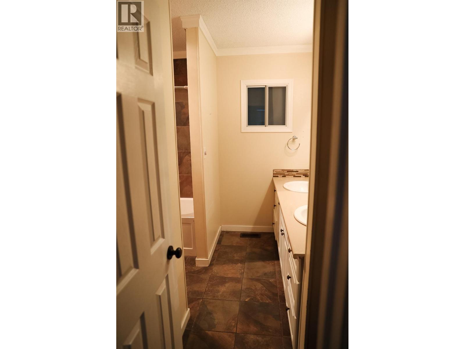  1485 Highland Drive South, Kelowna
