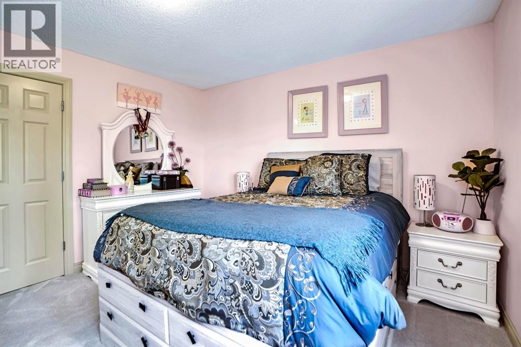 Single Family House for Sale in  Evergreen Common SW Evergreen Calgary 