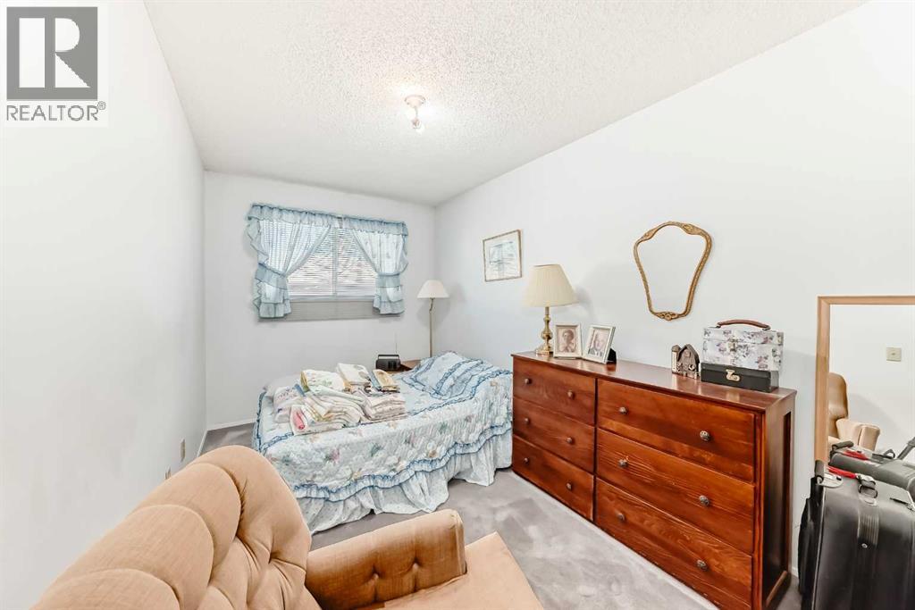 Photo 19 of 4808 19 Avenue Nw, Calgary AB
