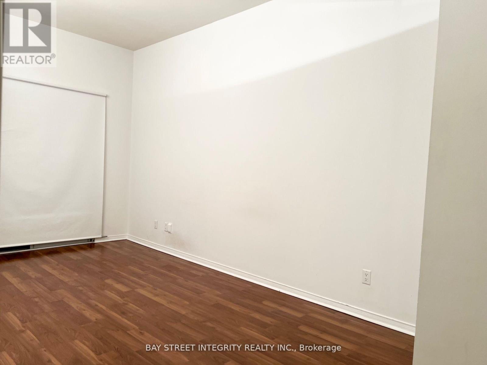 Photo 11 of 917 7 King Street E, Toronto ON