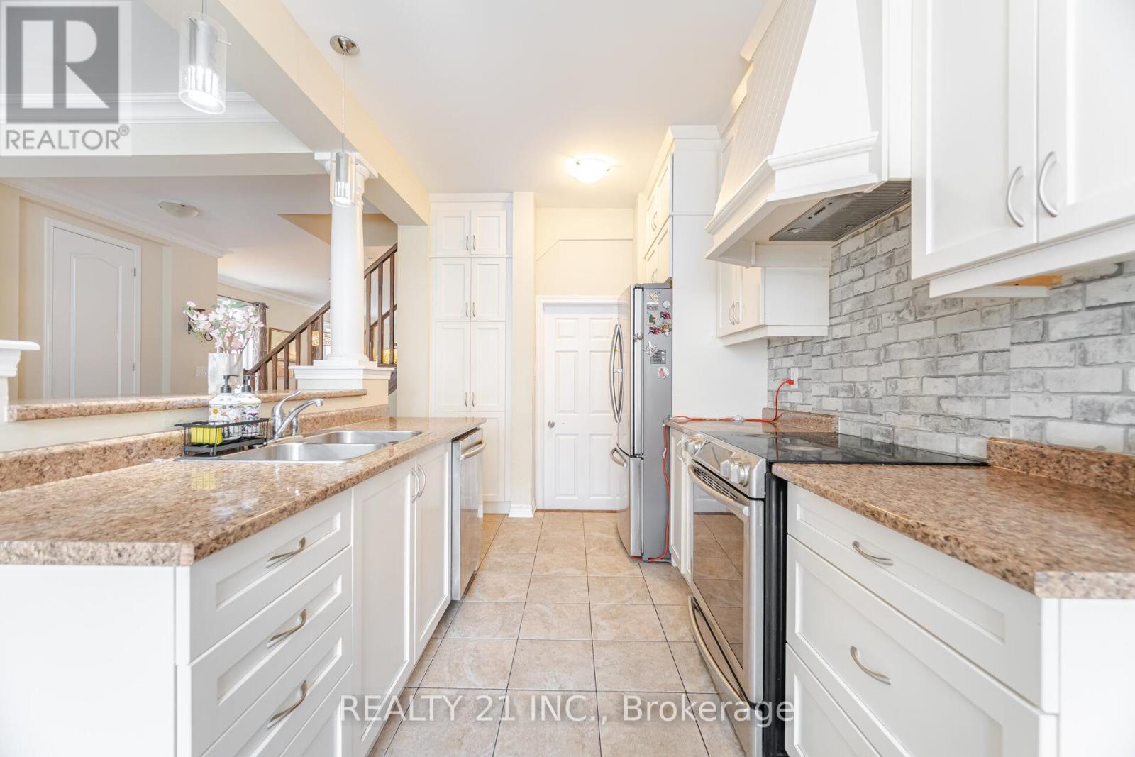 Photo 13 of 522 Bartleman Terrace, Milton ON