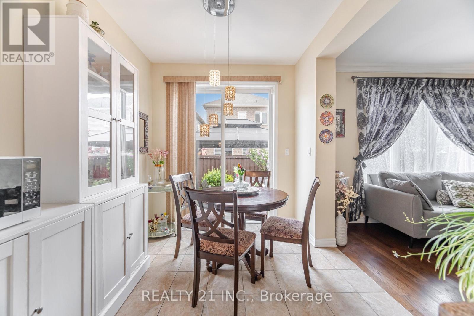 Photo 16 of 522 Bartleman Terrace, Milton ON