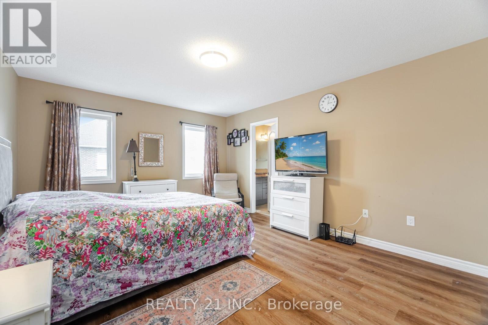 Photo 19 of 522 Bartleman Terrace, Milton ON