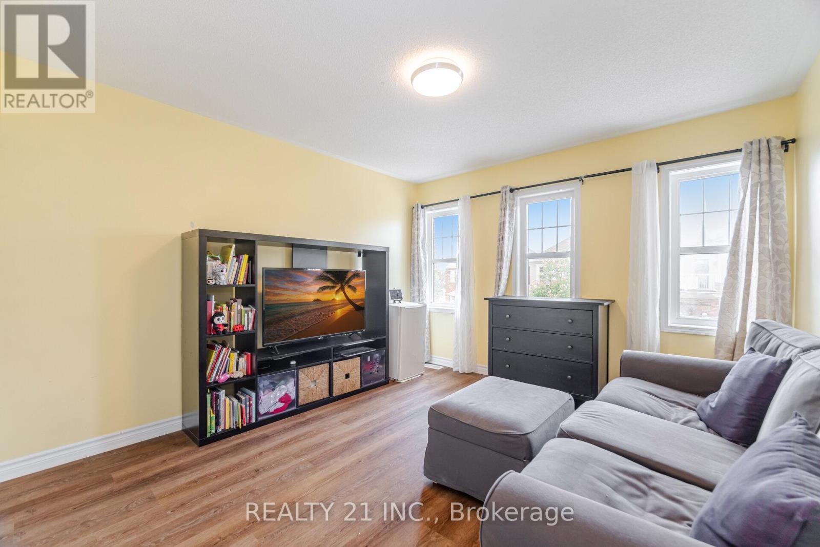 Photo 30 of 522 Bartleman Terrace, Milton ON