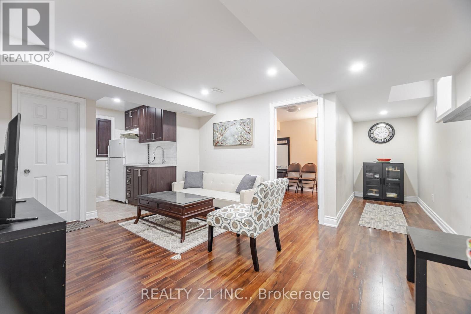 Photo 33 of 522 Bartleman Terrace, Milton ON