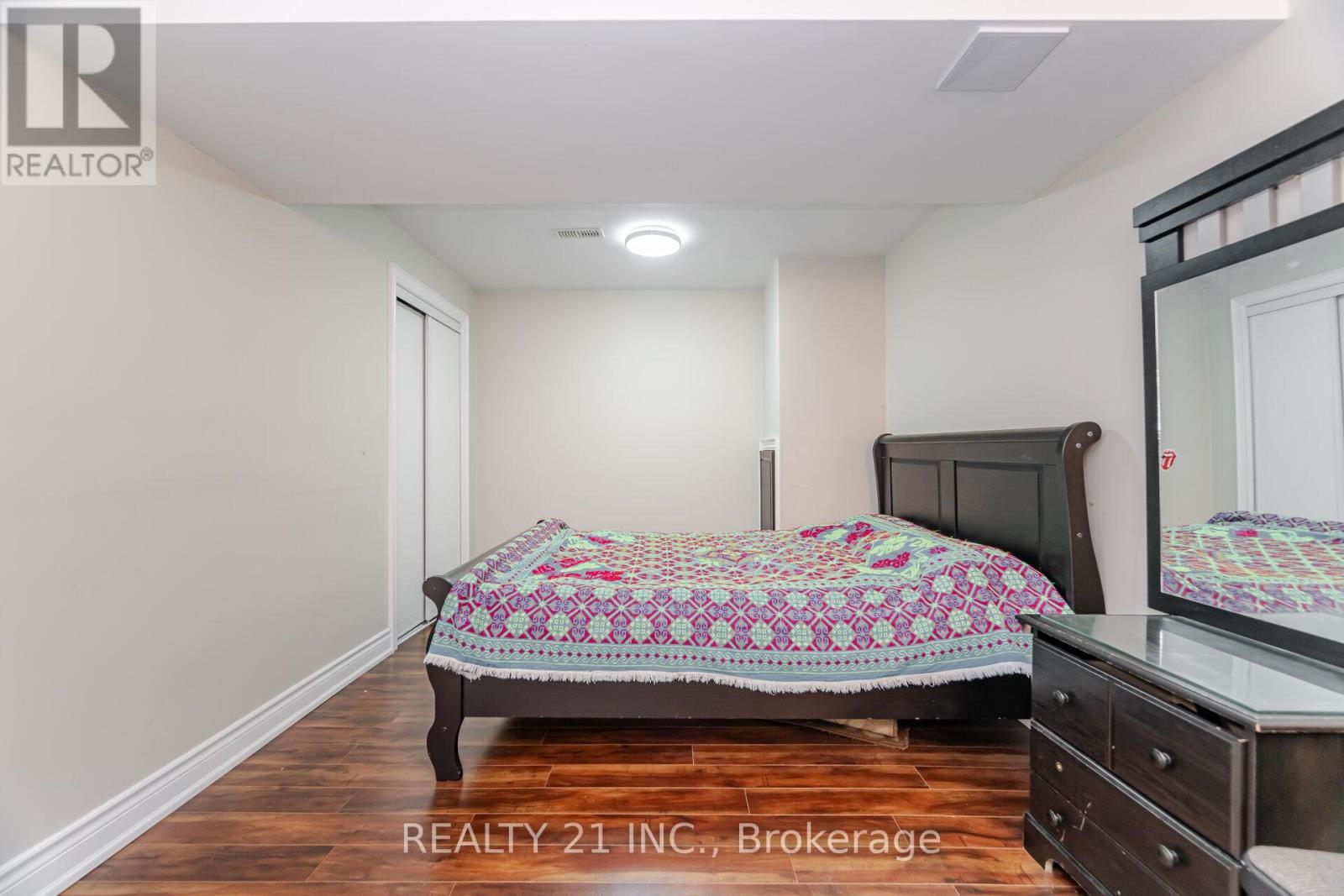 Photo 38 of 522 Bartleman Terrace, Milton ON