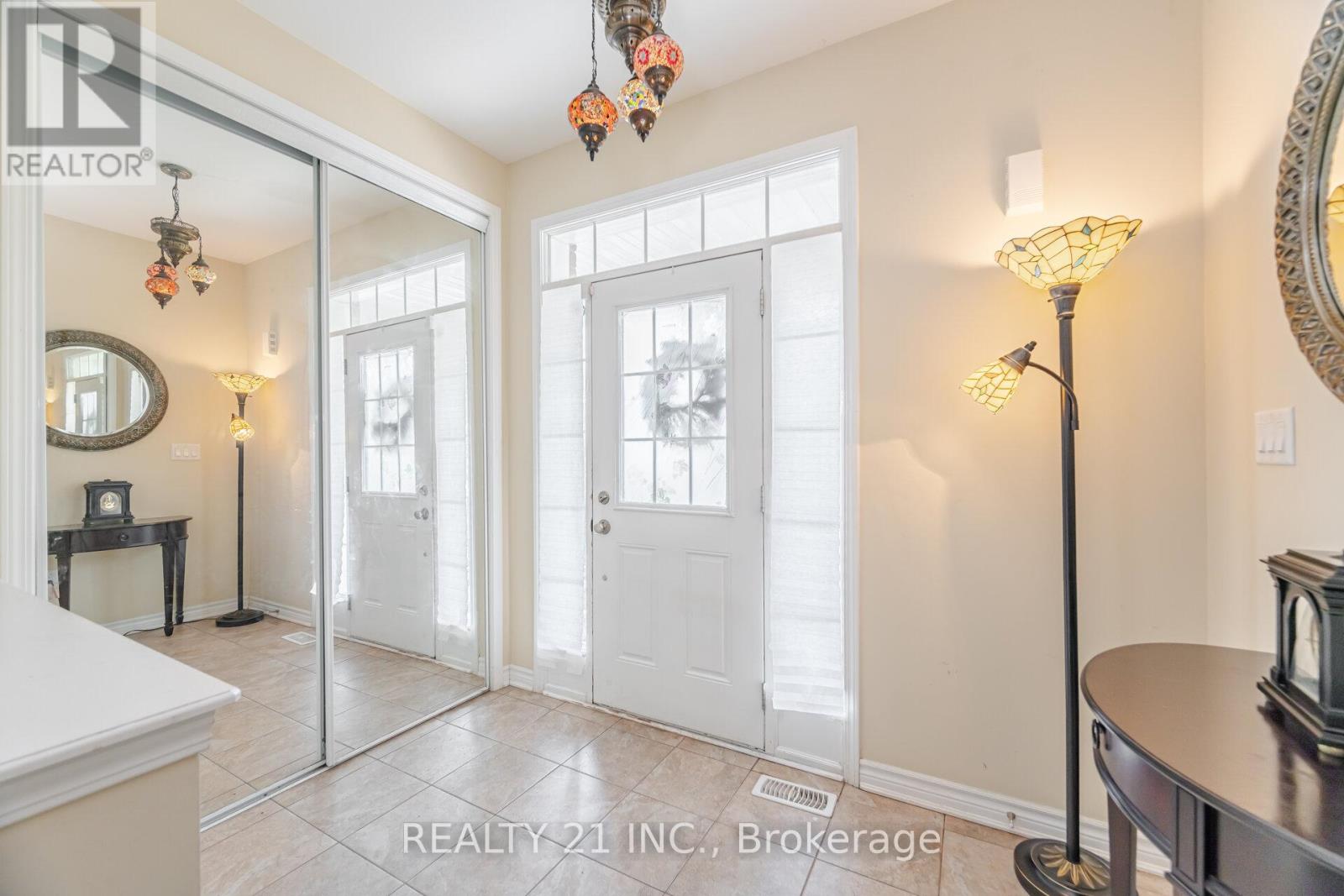 Photo 4 of 522 Bartleman Terrace, Milton ON