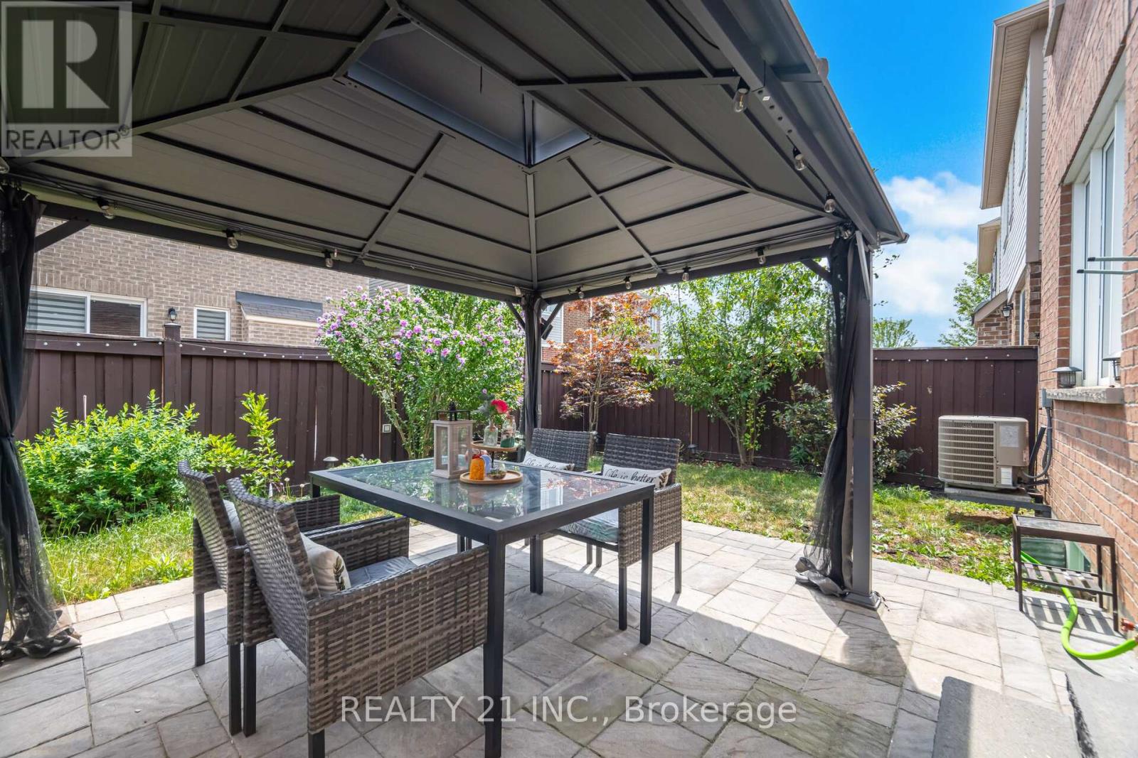 Photo 43 of 522 Bartleman Terrace, Milton ON