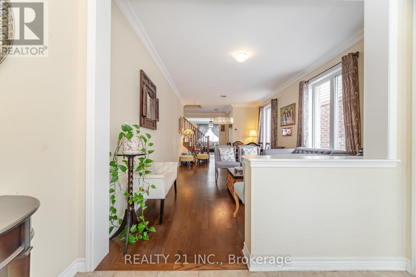 Photo 5 of 522 Bartleman Terrace, Milton ON