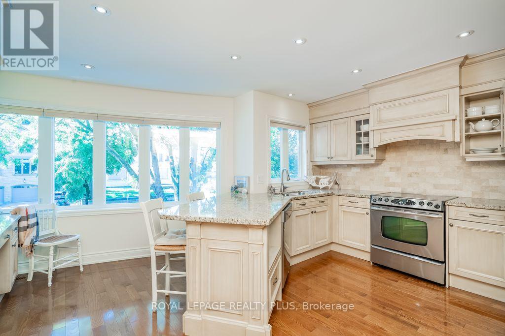 Photo 13 of 81 Kerr Street, Oakville ON