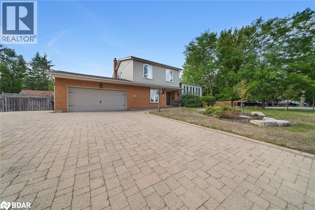 Photo 3 of 30 Cedar Creek Rd, Midhurst ON