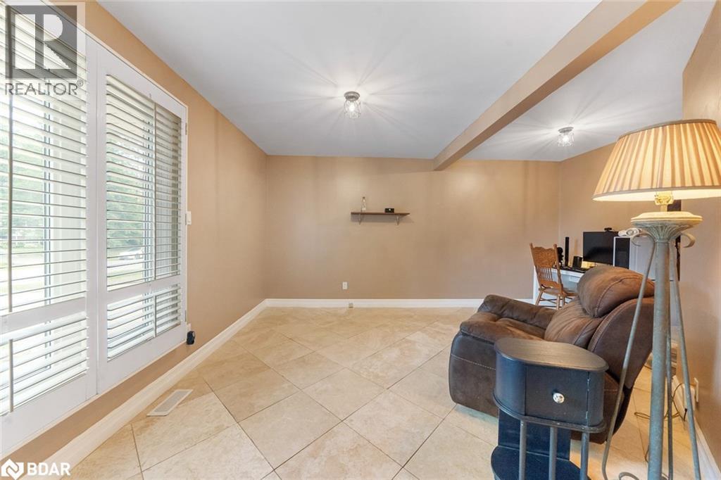 Photo 12 of 30 Cedar Creek Rd, Midhurst ON