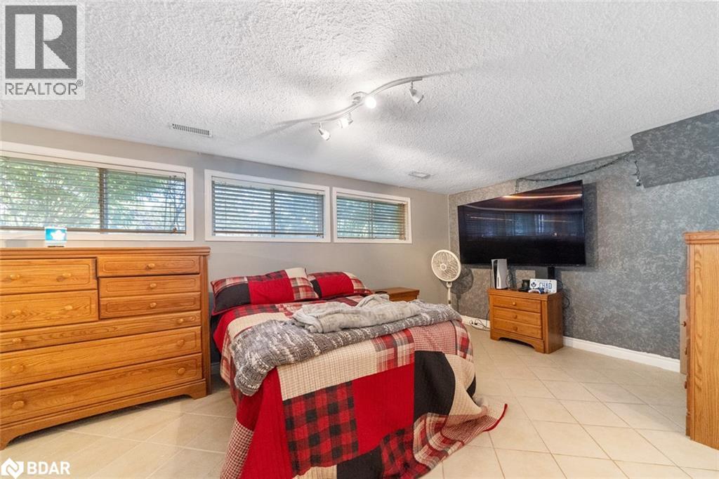 Photo 34 of 30 Cedar Creek Rd, Midhurst ON