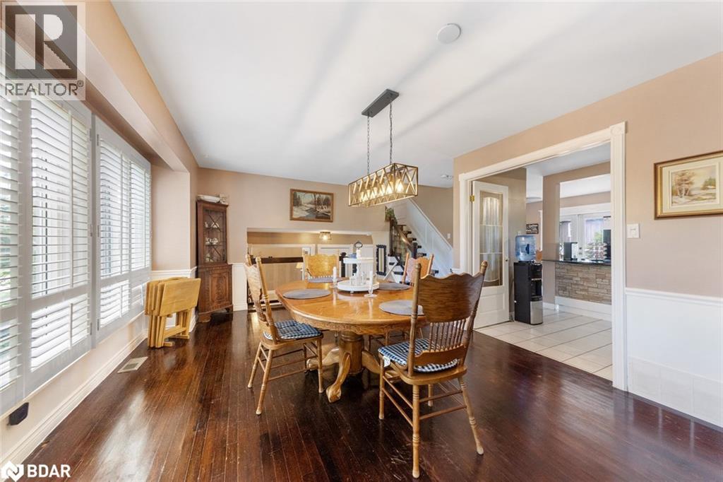 Photo 16 of 30 Cedar Creek Rd, Midhurst ON