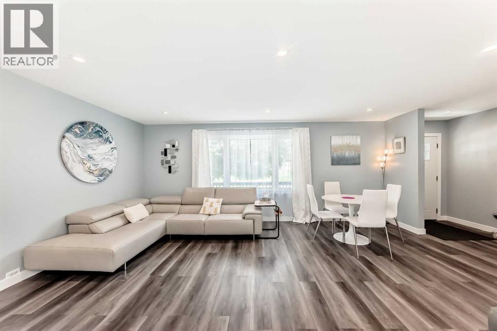 Photo 16 of 6048 Dalgetty Drive Nw, Calgary AB
