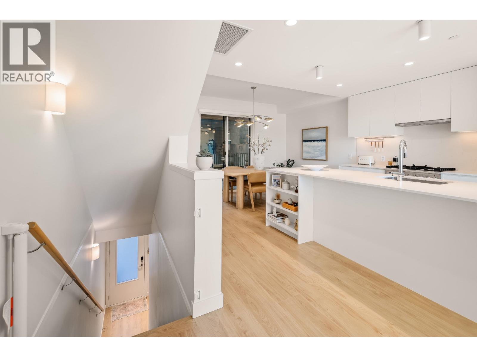 Photo 6 of 26 6340 Market Avenue, Tsawwassen BC