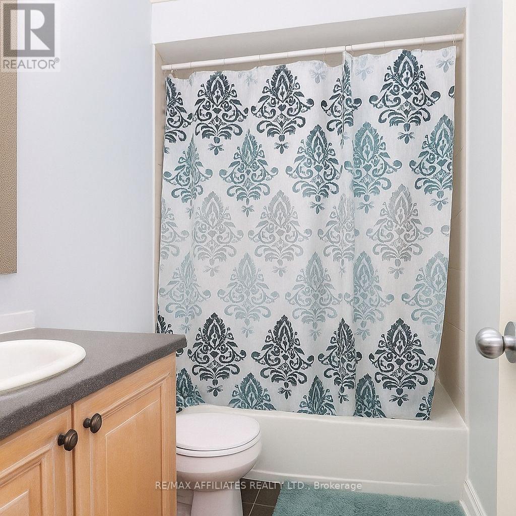 Photo 16 of 561 Aquaview Drive, Ottawa ON