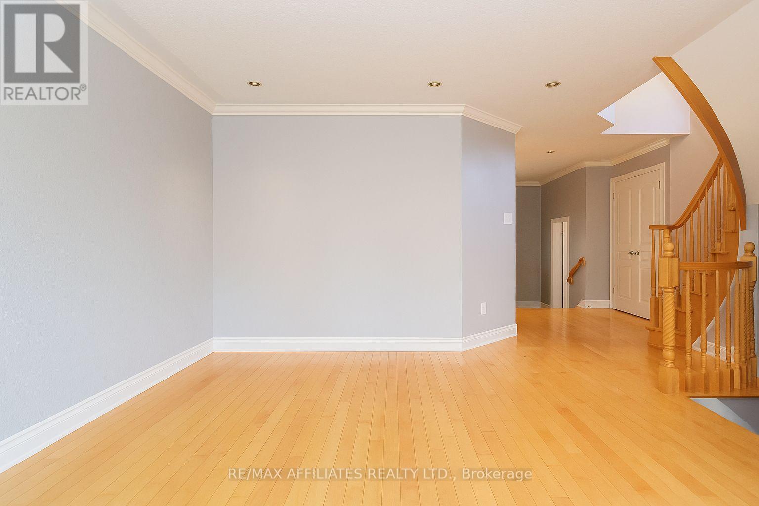 Photo 6 of 561 Aquaview Drive, Ottawa ON