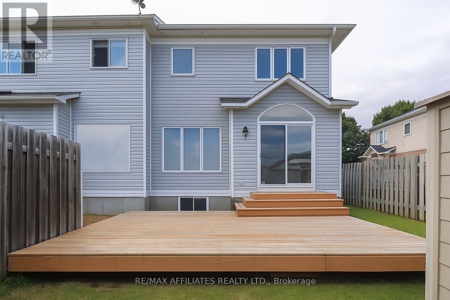 Photo 17 of 561 Aquaview Drive, Ottawa ON