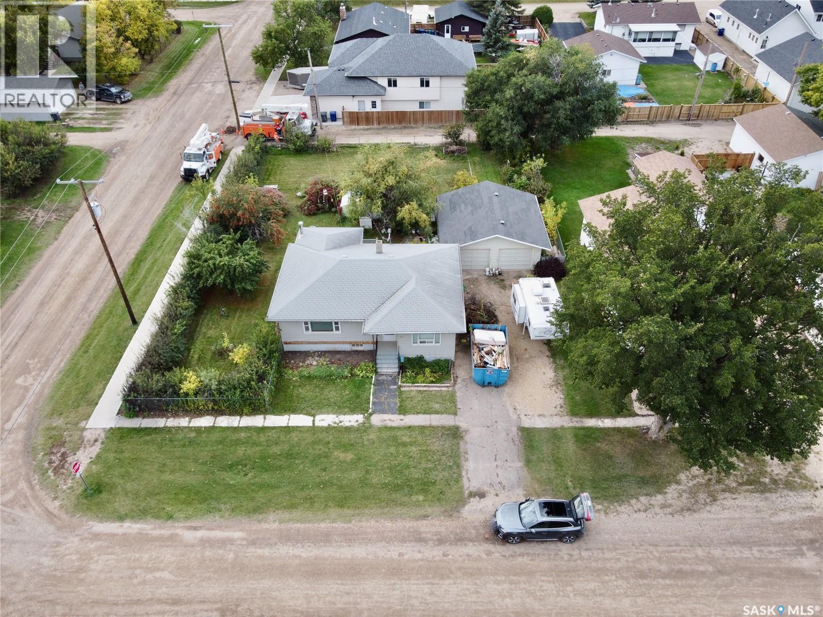 Photo 5 of 302 4th Avenue, Aberdeen SK