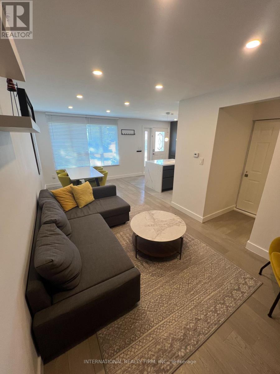 Photo 7 of 10 Rambler Place, Toronto ON