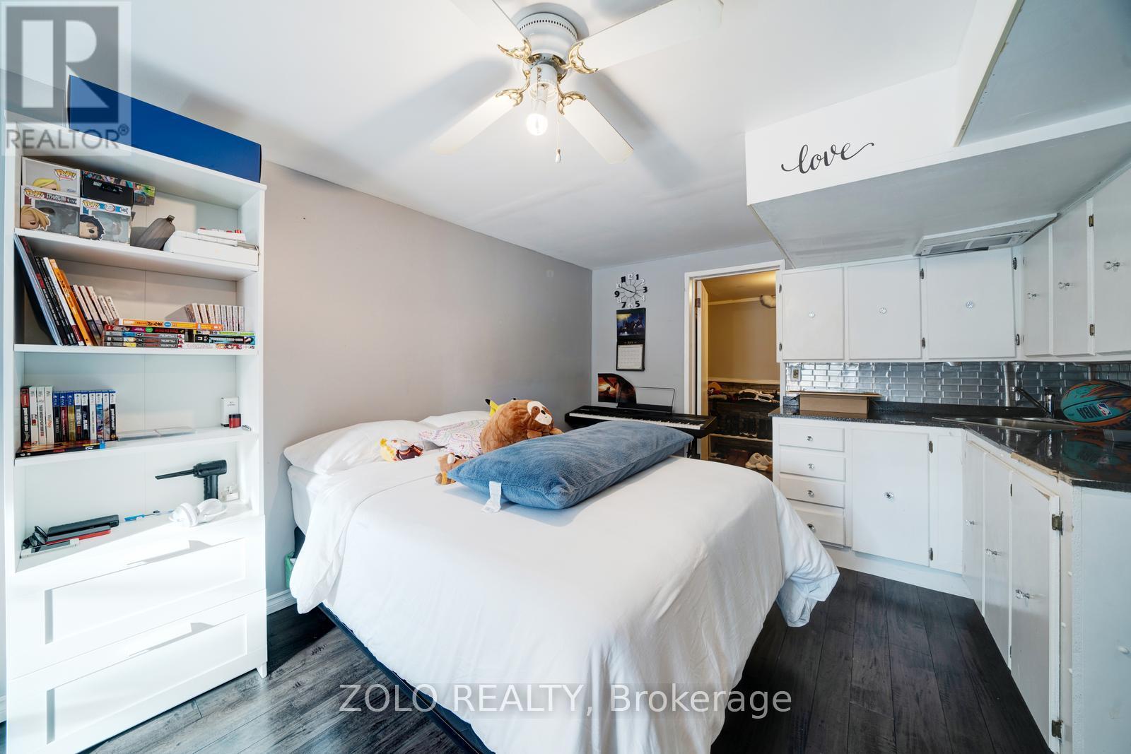 Photo 35 of 2048 Walker Avenue, Peterborough ON