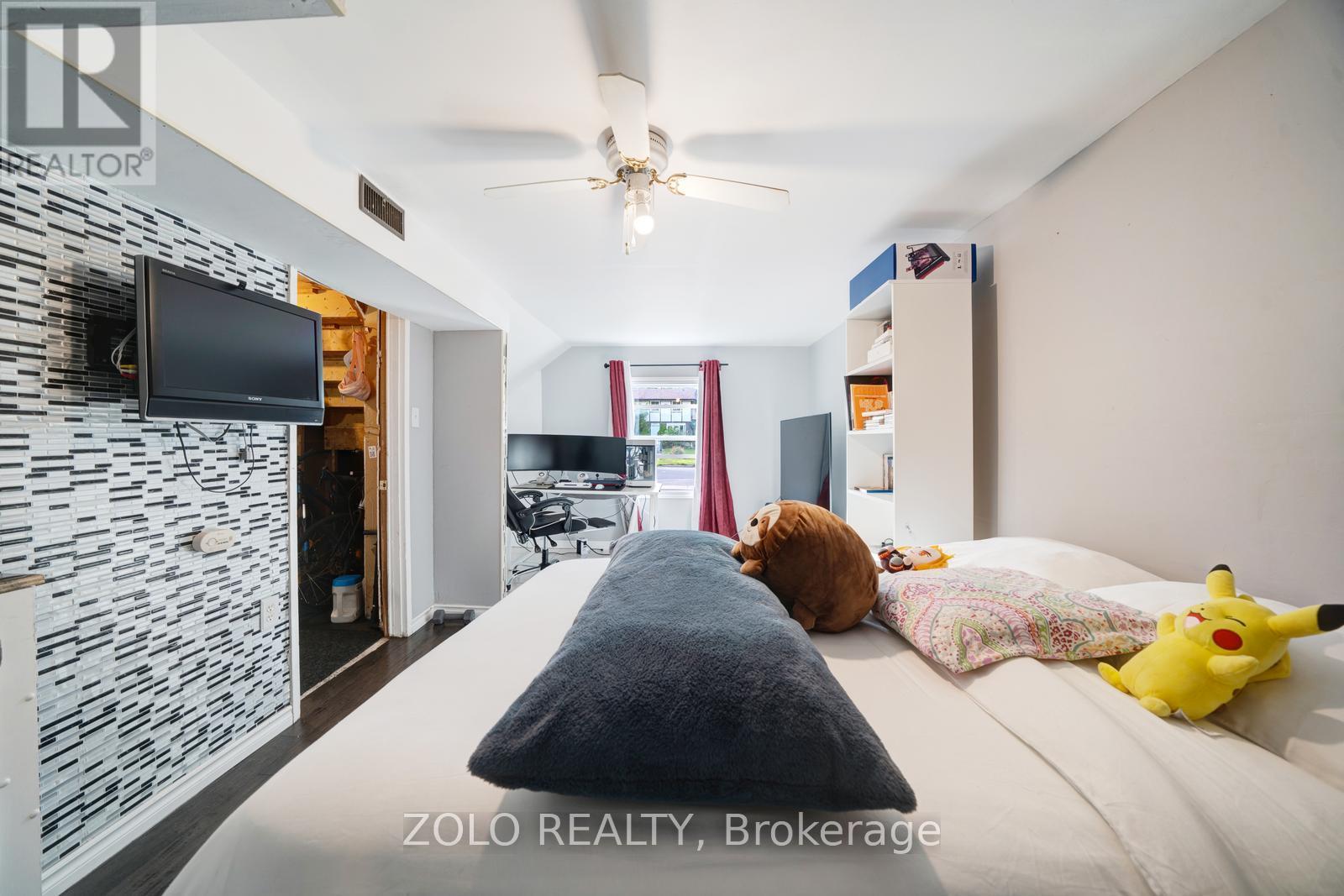 Photo 7 of 2048 Walker Avenue, Peterborough ON