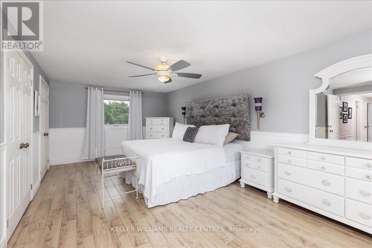 Photo 17 of 875 Knotwood Court, Whitby ON