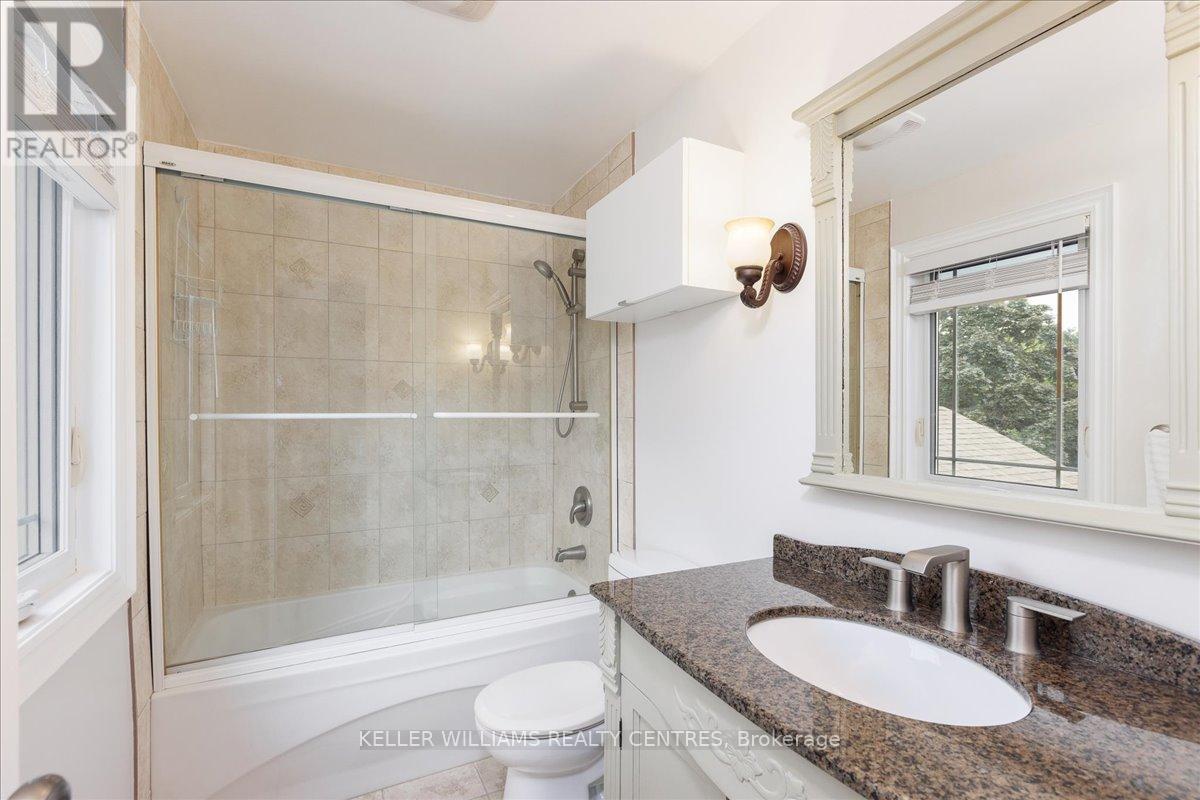 Photo 18 of 875 Knotwood Court, Whitby ON