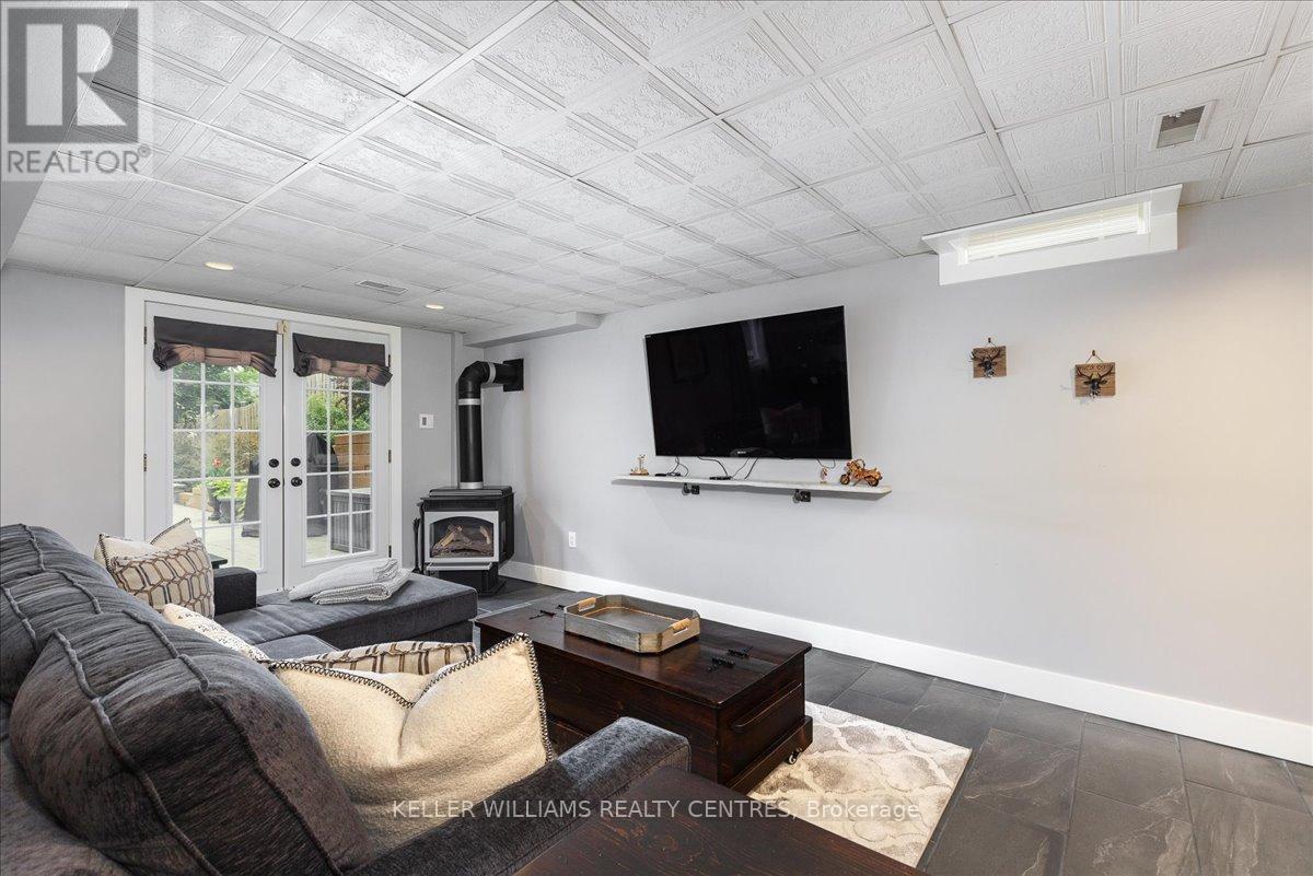 Photo 22 of 875 Knotwood Court, Whitby ON