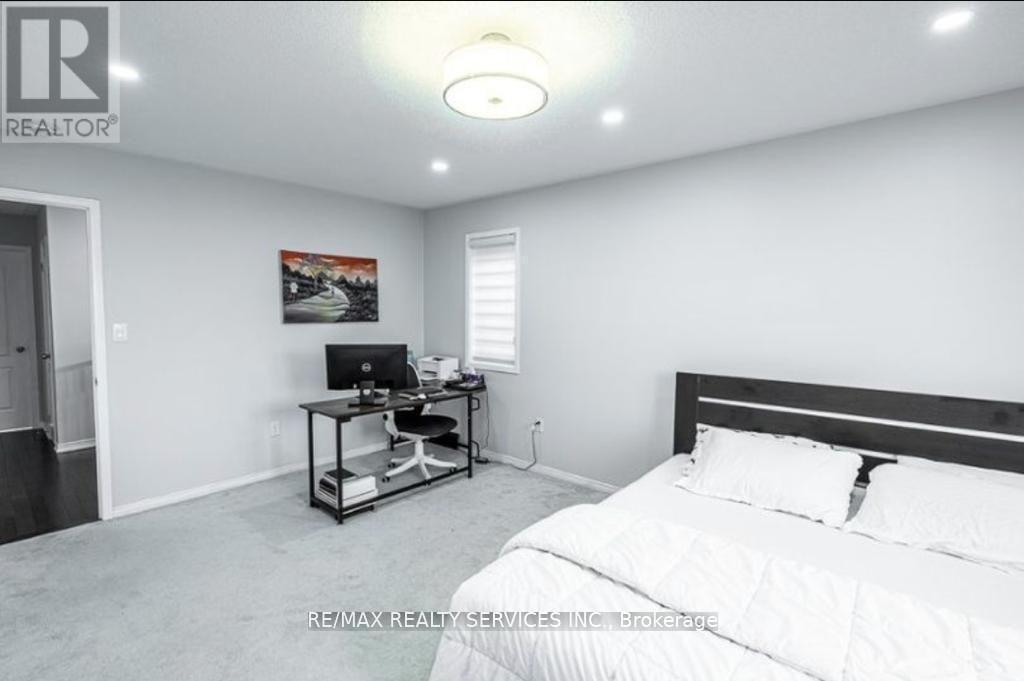 Photo 11 of 2419 Kentucky Derby Way E, Oshawa ON