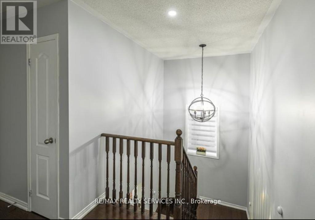 Photo 12 of 2419 Kentucky Derby Way E, Oshawa ON