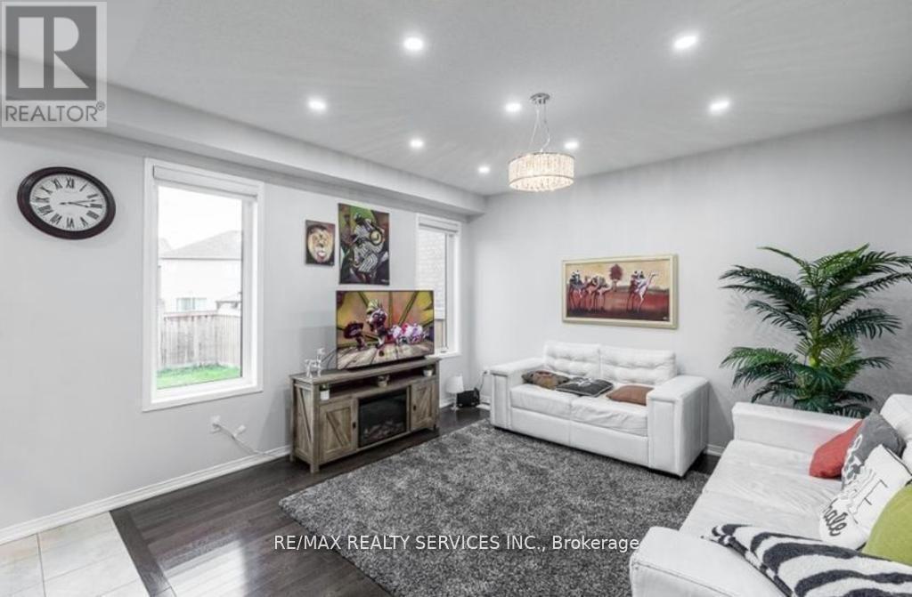 Photo 7 of 2419 Kentucky Derby Way E, Oshawa ON