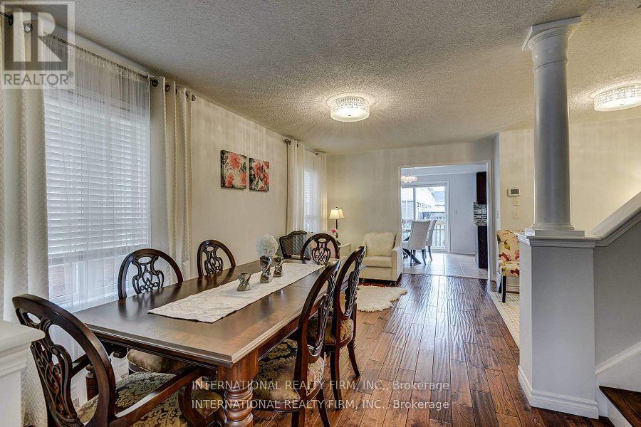 Photo 10 of 4881 Capri Crescent, Burlington ON